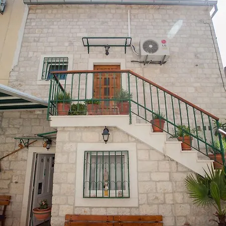 Rosemary Apartment